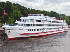 В Ростовскую область пришел первый в 2020 году теплоход с туристами