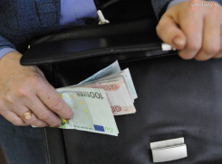 В Ростовской области зарплата чиновников увеличилась на 10 %