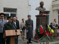 Памятник легендарному разведчику Рихарду Зорге установили в Ростове 