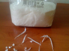 Опасный сахар с инородными предметами купила ростовчанка в городском супермаркете