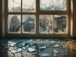 В многоэтажке Ростова заменили остекление 15-ти квартир после атаки БПЛА