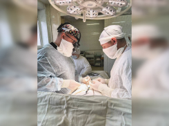 Ростовские врачи провели сложную операцию новорожденному с патологией пищевода