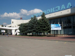 Пассажиров самолета, совершившего в Ростове аварийную посадку, отправят в Москву другими рейсами