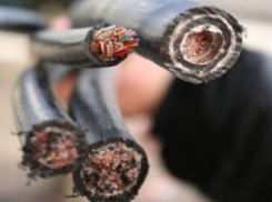 Трое жителей Ростовской области получили условные сроки за воровство 180 метров кабеля 