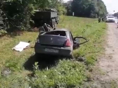 В Ростовской области в ДТП с легковушкой и военным грузовиком погиб мужчина