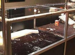 В Аксае совершено вооруженное разбойное нападение на ювелирный салон