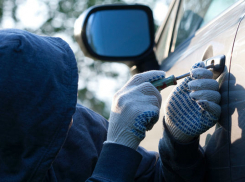  Подросток из Ростовской области угнал два авто и обокрал магазин 