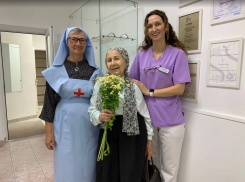 «Я теперь танцевать могу»: в Центре подологии Татьяны Калашниковой провели День добрых дел