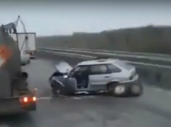 Крупные ямы на трассе «М4» привели к тройному ДТП в Ростовской области