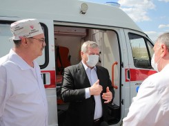 Василия Голубева раскритиковали за закрытые садики и грязные пляжи