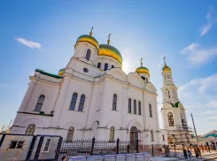 Во всех православных храмах Ростова прозвучал трезвон в честь Крещения Руси