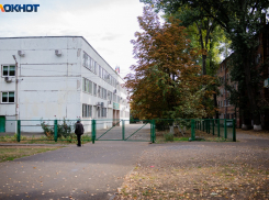 Жители Ростовской области потребовали от властей заменить вахтеров в школах на росгвардейцев