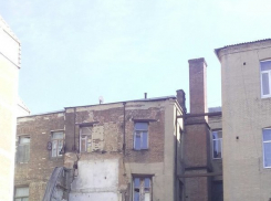 Жильцам обвалившегося дома на Серафимовича предлагают маленькие комнаты на Военведе