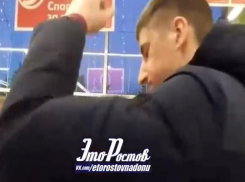 Агрессивный ростовчанин кинулся с кулаками на беременную женщину 