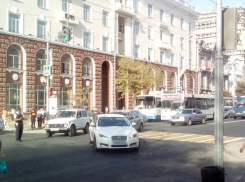 Работников здания администрации эвакуировали в Ростове из-за сообщения о заминировании