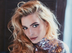 «Прекрасную идею» для новогоднего гадания-2017 на петухе подсказала Татьяна Котова 