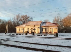 В Новочеркасске пассажирский поезд сбил 72-летнюю пенсионерку