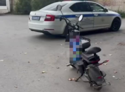 Пьяный лихач гонял по Белокалитвинскому району на электроскутере без прав и номеров