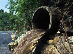 Директора волгодонского департамента строительства оштрафуют за загрязнение Цимлянского водохранилища 