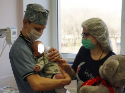 В перинатальном центре Ростова полгода боролись за жизнь 600 граммового мальчика