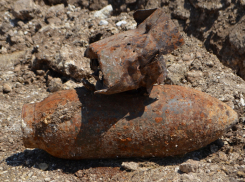 Хвостовую часть авиационной бомбы вывезли саперы из университета РИНХ в Ростове