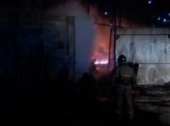 Склад стройматериалов сгорел в Ростове 