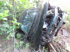 В Ростовской области 14-летний подросток погиб в ДТП с перевернувшейся машиной