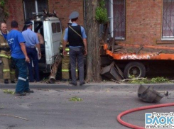 В Ростове водитель автоэвакуатора без прав протаранил «Жигули»: 3 пострадали. Фото