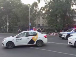 В Ростове Красноармейскую перекрыли из-за крупного пожара 