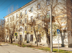 Власти Ростова начали расселение четырехэтажки на улице Коммунаров