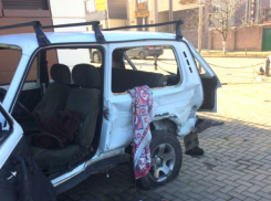 Водитель «Нивы» погиб, а его пассажирка и мужчина в иномарке получили ранения в ДТП на перекрестке Ростова