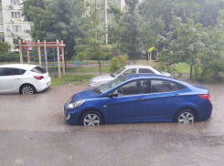 Из-за утренней грозы цены на такси в Ростове выросли в четыре раза