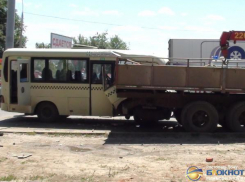 Фото и видео с места ДТП с маршруткой № 44 в Ростове