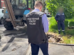 Ожоги обеих конечностей получили ростовчанки, наступив в кипяток после ремонта теплотрассы