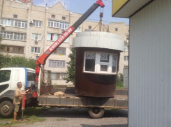 Кушнарев потребовал «в сжатые сроки» зачистить Ростов от нелегальных торговых объектов