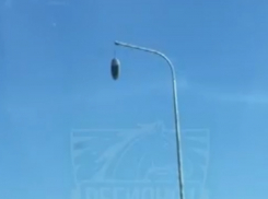 Убийца-фонарь у аэропорта «Платов» Ростова ужаснул автолюбителей и попал на видео