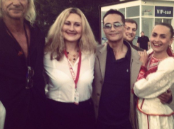 Марк Дакаскос и Маттиас Хьюз устроили фотосессию в центре Ростова