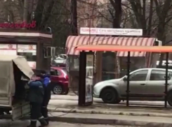 До «блеска» начищенные остановки напомнили ростовчанам о скором приезде Путина