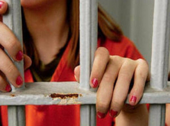 За попытку убить новорожденную дочь жительница Ростовской области предстанет перед судом