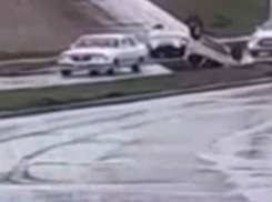 В Таганроге мужчина угнал авто и поехал задним ходом по встречке