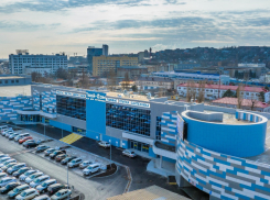 Новый строительный ТЦ «Твой-Дом» с панорамной парковкой на крыше открылся в центре Ростова