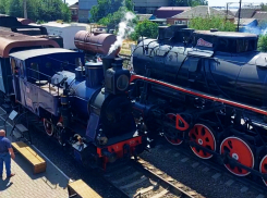 Жители Ростовской области увидели уникальный паровоз в музее на станции Гниловская