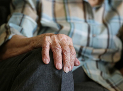В Ростове на Чкаловском неизвестный сбил 86-летнюю пенсионерку 