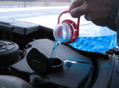 Эксперты обнаружили на рынках ядовитую «незамерзайку», которая портит здоровье людей и убивает автомобили в Ростове