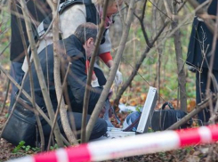 Труп молодого мужчины обнаружили у обочины донской трассы автомобилисты по дороге в Ростов