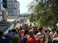 Второй день авиашоу в Ростове начался с людской толчеи и пробок