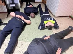 Причиной визита силовиков в МРЭО Сальска стали огромные взятки за получение прав