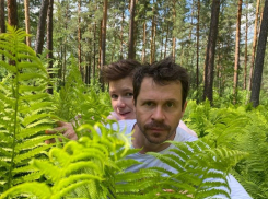 Павел Деревянко строит новый дом у Алтайских гор