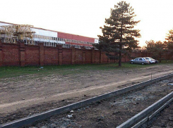 Хорошо для пешеходов, плохо автомобилистам: улицу Троллейбусную ремонтируют в Ростове