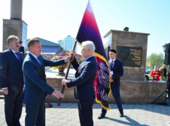Флаг Союза городов воинской славы  из Ростова перешел в Грозный